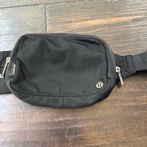 lululemon 2L Black Belt Bag